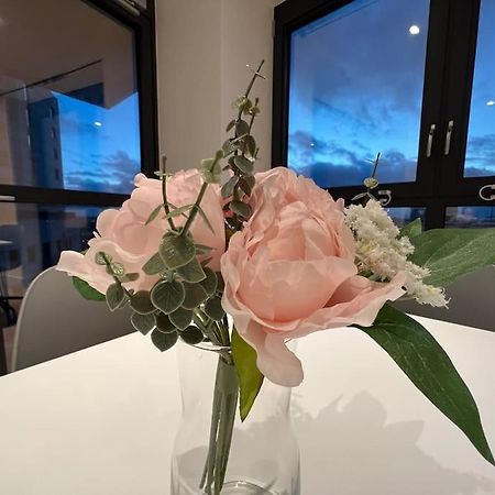2 Bed Penthouse Style Apartment Londen Buitenkant foto