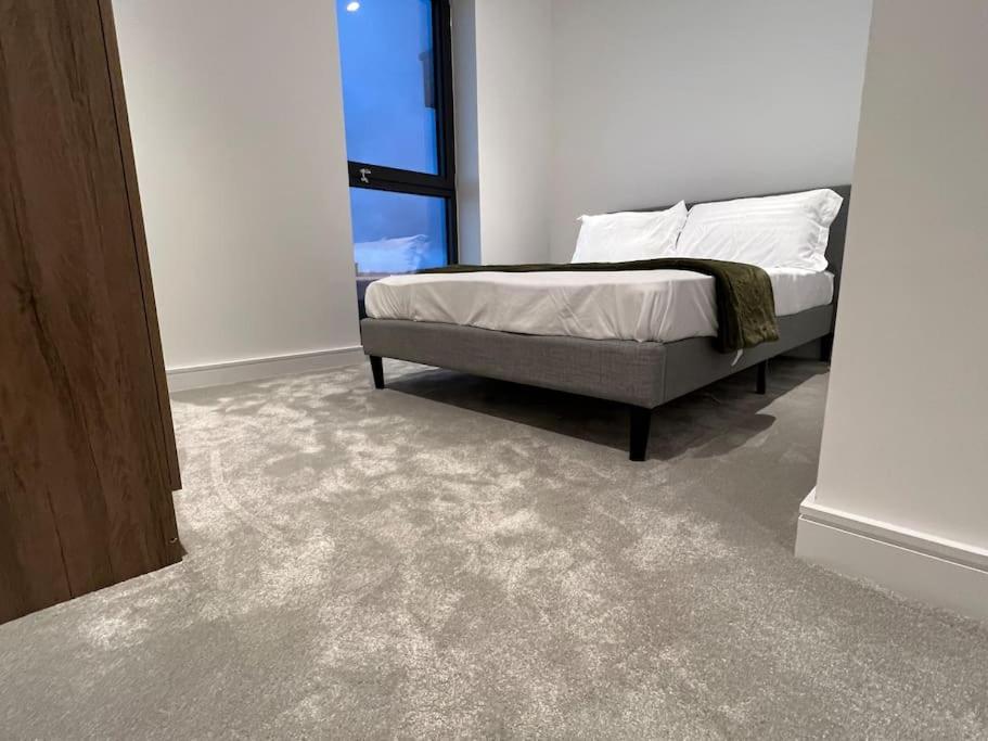 2 Bed Penthouse Style Apartment Londen Buitenkant foto