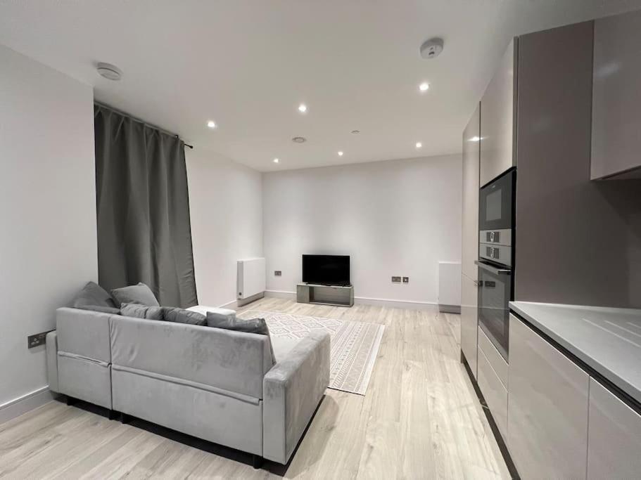 2 Bed Penthouse Style Apartment Londen Buitenkant foto